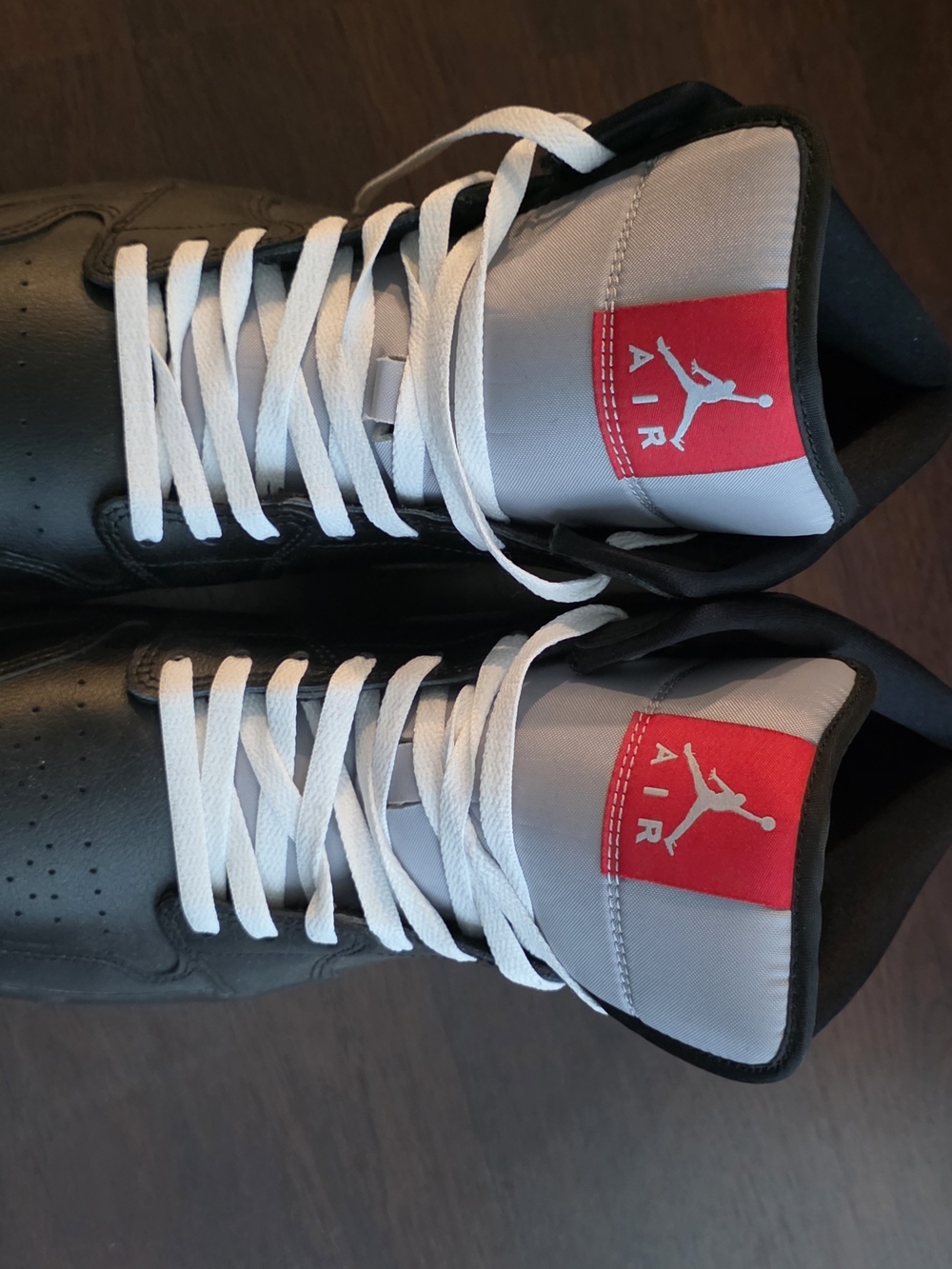 Jordan 1 Mid SE Black Metallic Sneakers - Picture 7 of 7